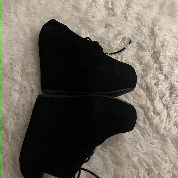 Women’s size 6.5 black wedges (c) - Picture 5 of 5